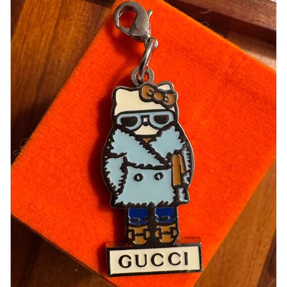 Gucci x Hello Kitty Vogue Limited Edition Bag Keychain Necklace Charm Pendant - Picture 1 of 8